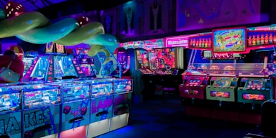 网球大满贯比赛现场 - 选手发球瞬间