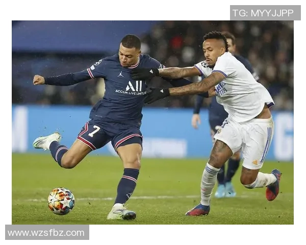 欧冠大战：巴黎圣日耳曼与皇马激战成平点球决胜引发全场沸腾